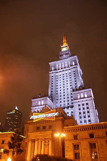 Grudniowa Warszawa w witecznym blasku.