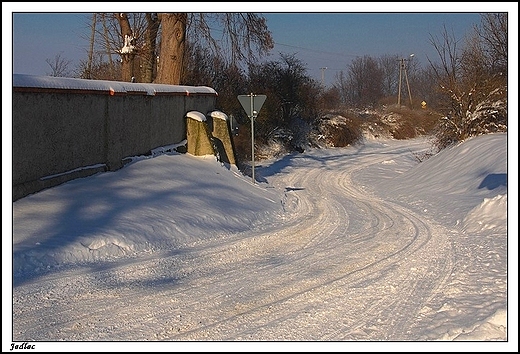 Jedlec - droga obok kocioa w. Floriana