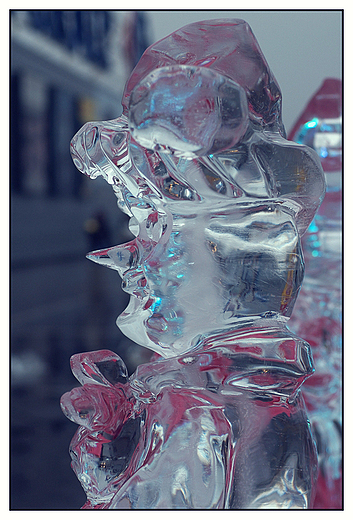 Kalisz - wystawa figur lodowych.
