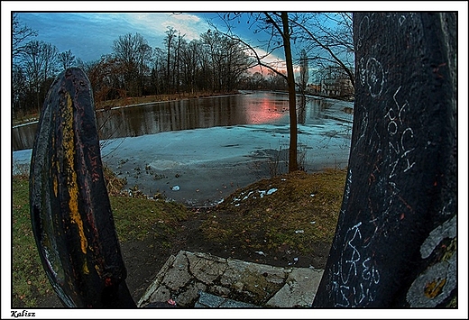 Kalisz - stara kotwica w parku miejskim ... FishEye 8mm