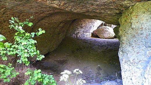 Podziemia ruin II fortu Twierdzy Osowiec...