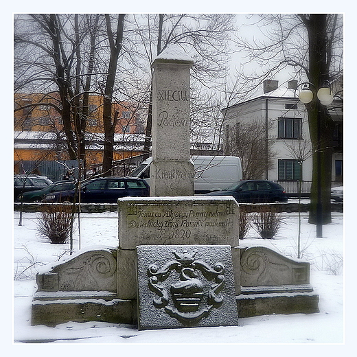 pomnik powicony Ignacemu Krasickiemu