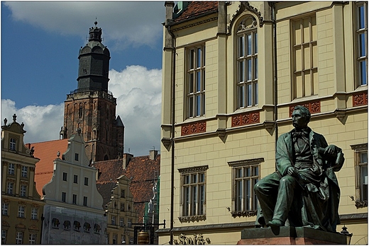 wrocawski rynek - pomnik Fredry