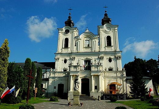 Fasada kocioa bernardynw. Dukla