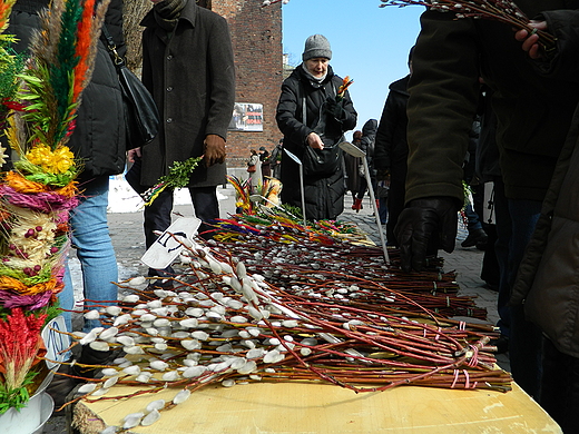 Warszawa. Niedziela Palmowa na Placu Narutowicza.