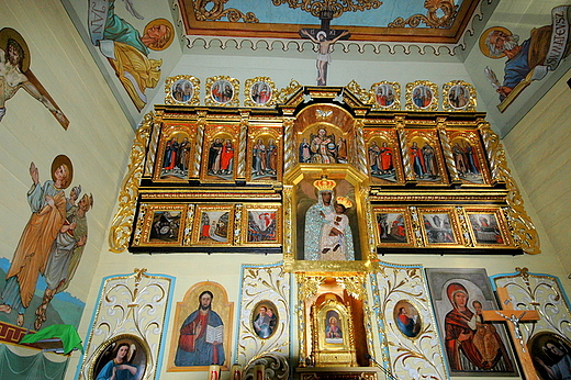 Ołtarz głowny w kościele w Binczarowej został przerobiony z ikonostasu