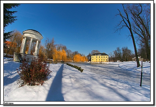 Dobrzyca - zesp paacowo-parkowy Gorzeskich _ monopteros na wyspie