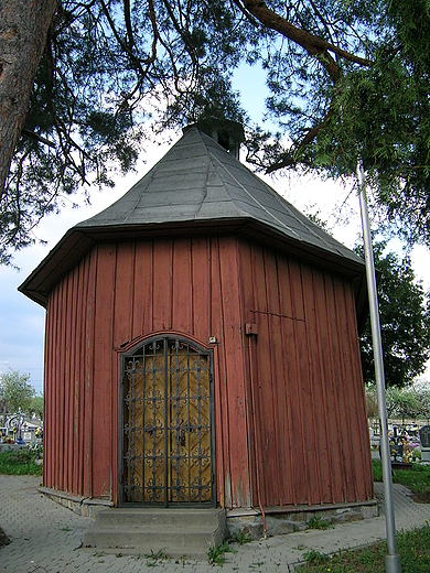 Drewniana kaplica cmentarna p.w. w. Anny Samotrze