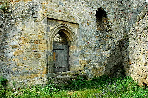 Portal w murze granicznym. Zamek Kamieniec