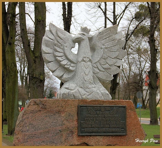 Obelisk upamitniajcy Pionierw Ziemi Trzebnickiej