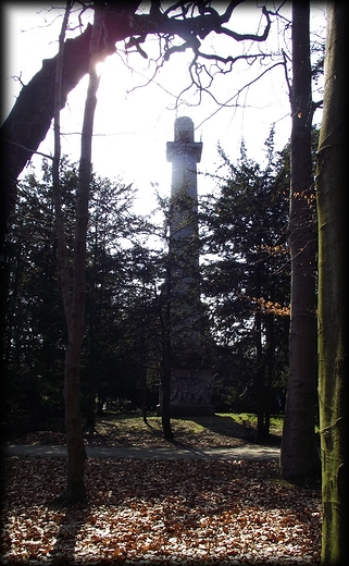 kolumna krla Fryderyka Wilhelma II z 1806 roku w parku Szczytnickim