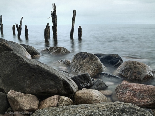 W pochmurny poranek nad zatokGdynia.