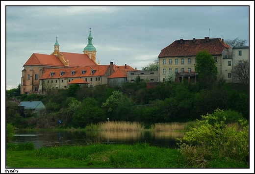 Pyzdry - panorama z brzegu Warty _ za rzek Klasztor pofranciszkaski pod wezwaniem cicia Gowy w. Jana Chrzciciela