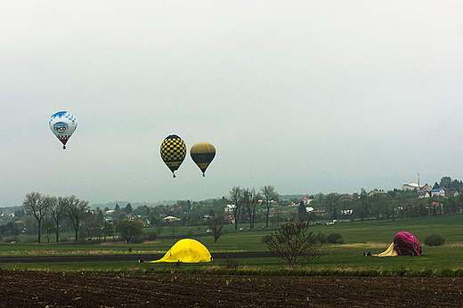 XIV Midzynarodowe Grskie Zawody Balonowe 1-4 maja 2013 - ostatni lot balonw.