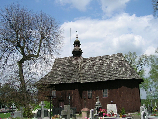 Drewniana kaplica Św. Anny w Kurzelowie.