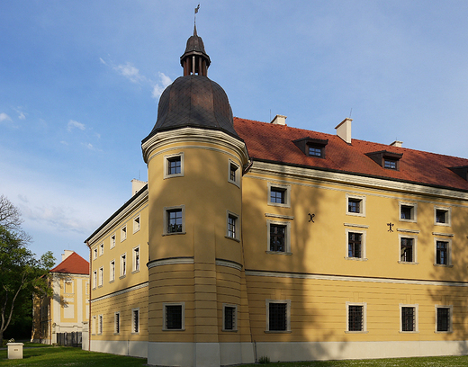 Budynek klasztorny opactwa w Rudach