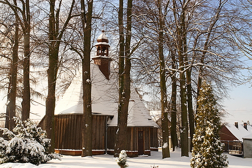 Drewniana kaplica w Dąbrowie