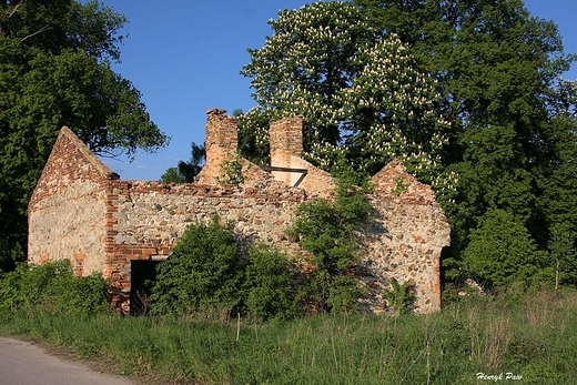 Stary dom w pobliu paacu Krzytopr.