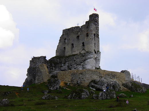 zamek Mirw czeka na odbudow
