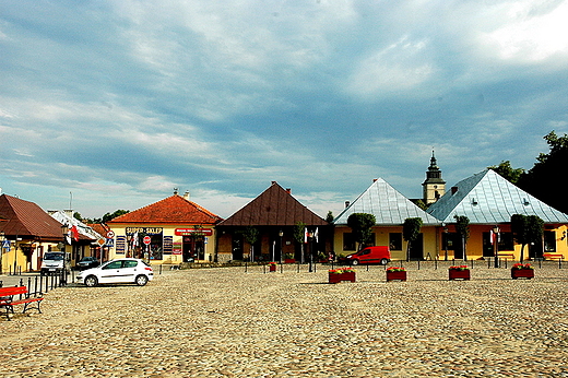 Rynek starego, galicyjskiego miasteczka. Stary Scz