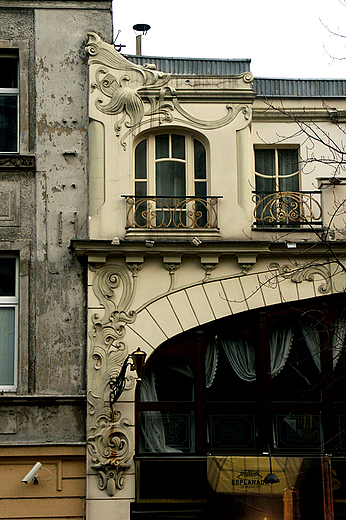 Esplanada - najpikniejszy budynek przy Piotrkowskiej - najsynniejszej ulicy odzi