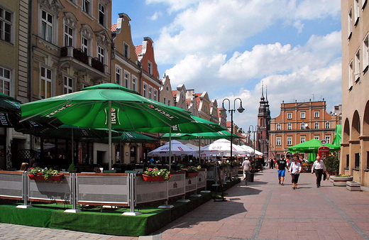 Opole. Zachodnia pierzeja rynku.