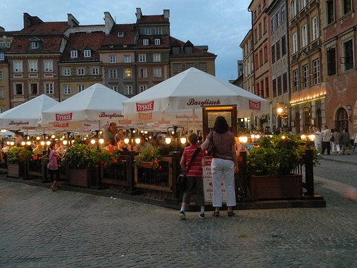 Warszawa. Wieczorem na Starwce.