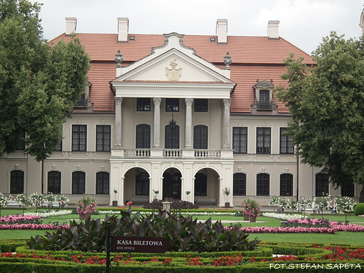 Paac i Muzeum Zamoyskich w Kozwce