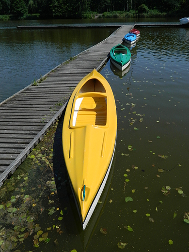 Zalesie Grne. Kajaki nad Zalewem Jeziorki.