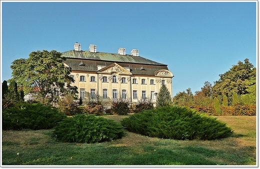 pałac w Ciążeniu