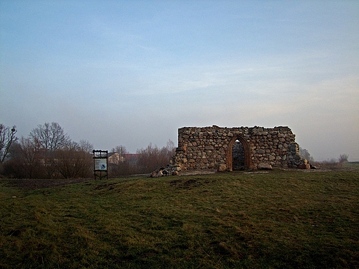 Ruiny kocioa gotyckiego p.w. w. Jana Chrzciciela z XIII w.
