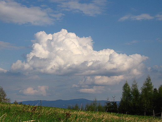 Widok z towni na Beskid Wyspowy, na Lubo