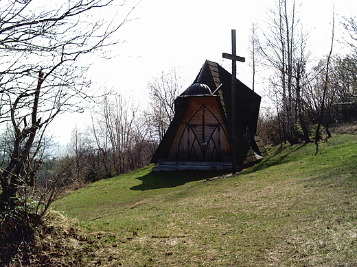 Kapliczka na Groniu towskim (809 m n.p.m.)