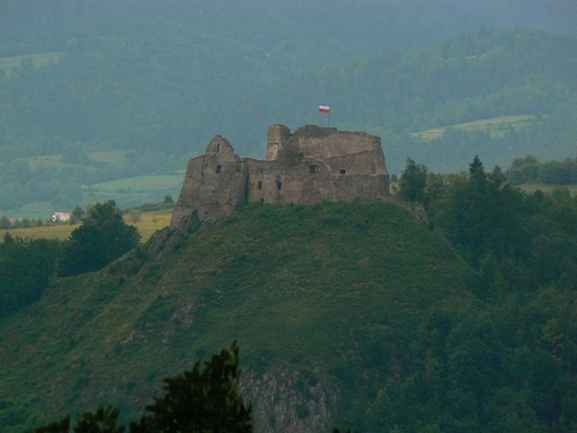 Ruiny zamku w Czorsztynie.