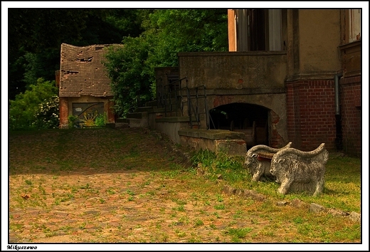 Mikuszewo - park krajobrazowy obok neorenesansowego paacu z ok.1890 r