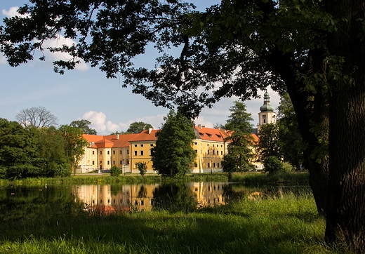 Pocysterski Zespl Paacowo-Klasztorny w Rudach.