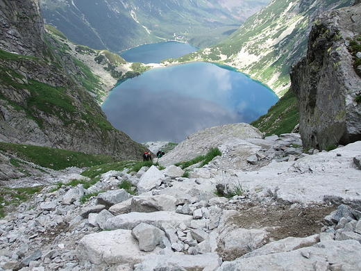 Czarny Staw i Morskie Oko ze szlaku na Rysy.