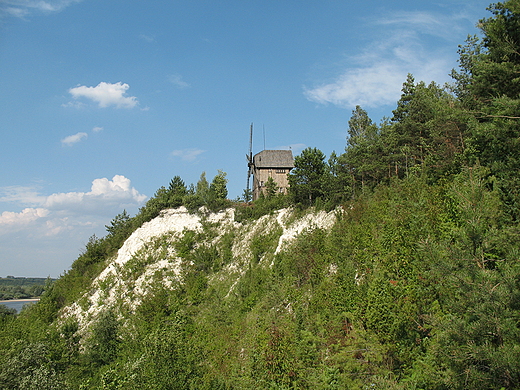 Mmierz - wiatrak na wilanej skarpie