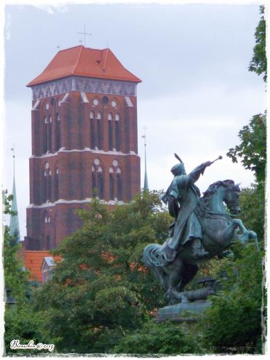 Gdask - Sobieski wskazuje kierunek poudniowo - wschodni.