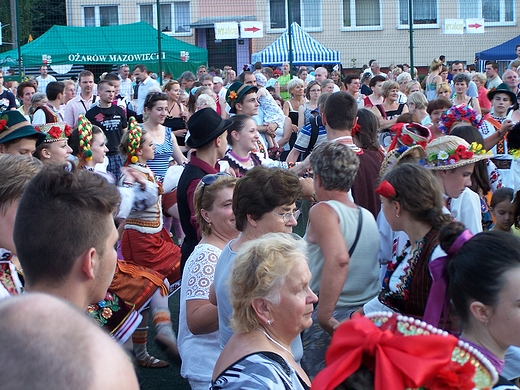 Oarw Maz. festiwal folkloru, taniec z widzami.