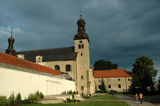 Koci i klasztor pw. Zwiastowania NMP z XVI w.