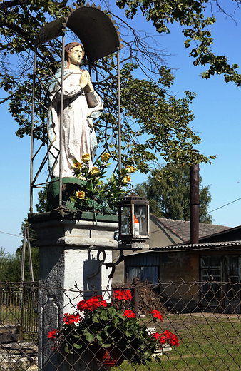 Czechowice-Dziedzice. Figura Matki Boej.