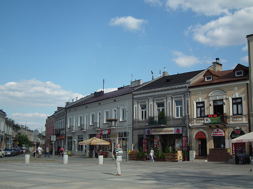 kolorowe kamieniczki w rynku - Kielce