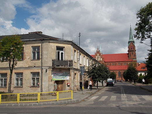 Nasielsk. Widok z ul. Kociuszki w stron kocioa p.w. w. Wojciecha.