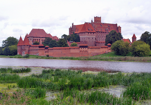 Malbork. Widok na zamek od strony Nogatu.