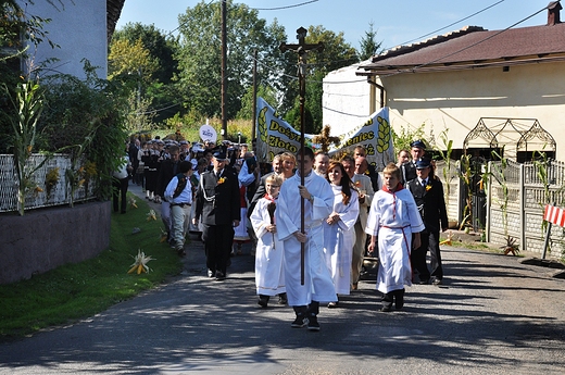 Procesja do kocioa - Doynki w Ksiym Polu