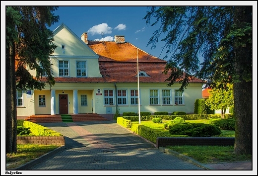 Pakosaw - Szkoa Podstawowa wybudowana w 1956 roku w stylu dworkowym