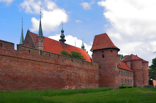 Frombork. Fragment warowni z katedr i baszt poudniow.