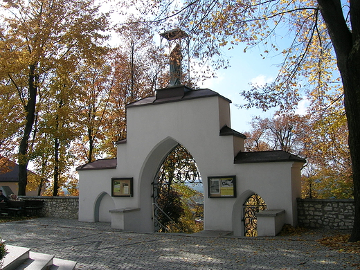 Santuarium Matki Boej w Pokach - brama wejciowa