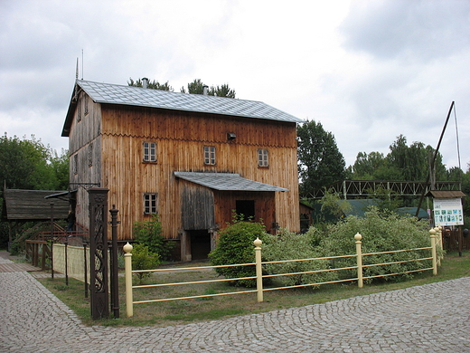 Skansen Rzeki Pilicy - drewniany myn